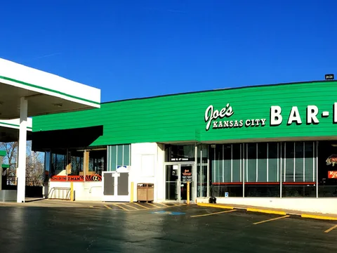 Storefront of Joe's Kansas City Bar-B-Que in the converted Shamrock gas station at 3002 W 47th Ave, Kansas City, Kansas